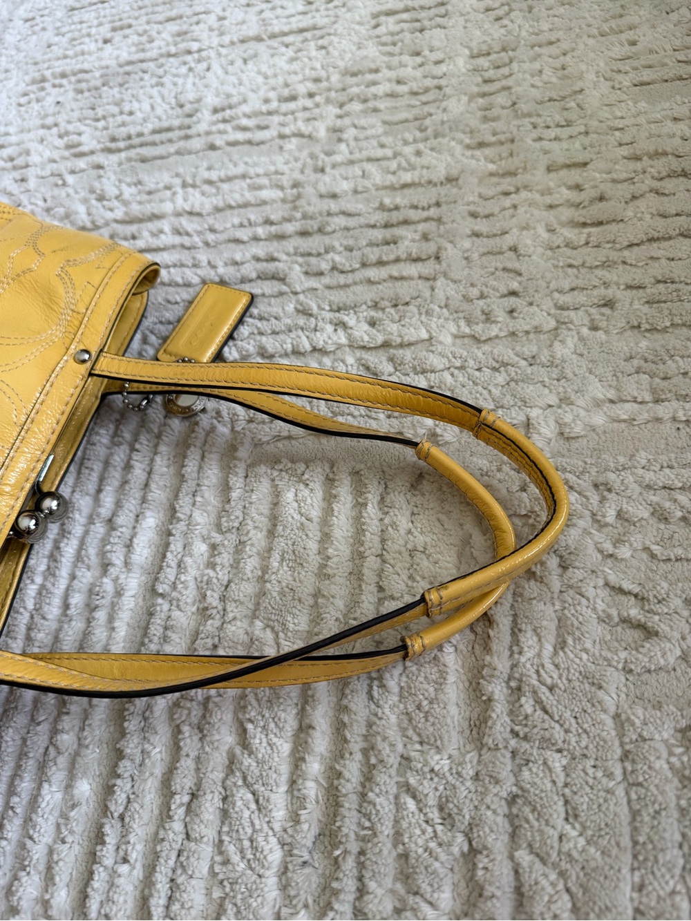 Coach y2k yellow tote patent leather kisslock purse handbag - Picture 6 of 12